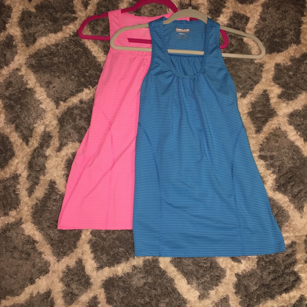 Women’s Kirkland Workout Tank Top! Size small